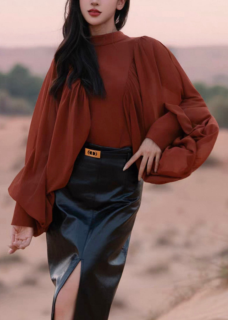Well Tailored Blouse with a Graceful Silhouette