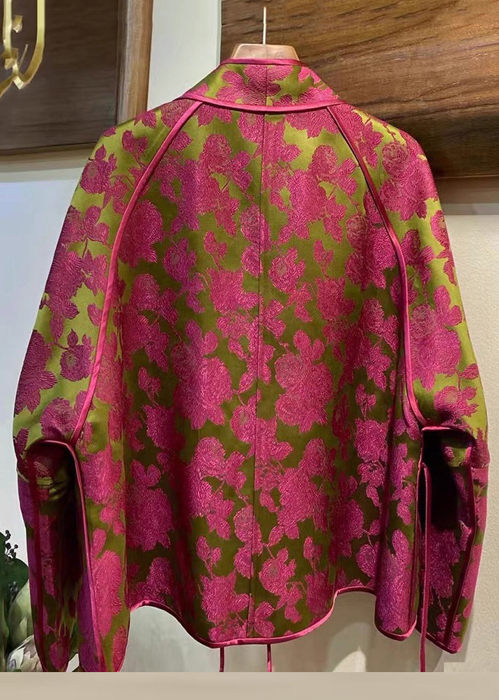 Well Tailored Coat with a Graceful Silhouette