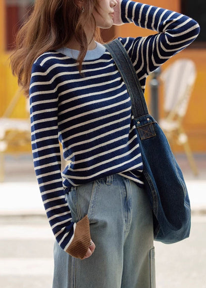 Classic Vintage Sweater with a Flattering Fit
