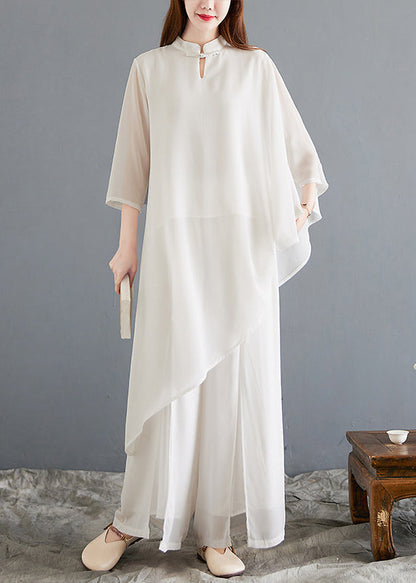 Effortlessly Elegant Garment with a Timeless Design