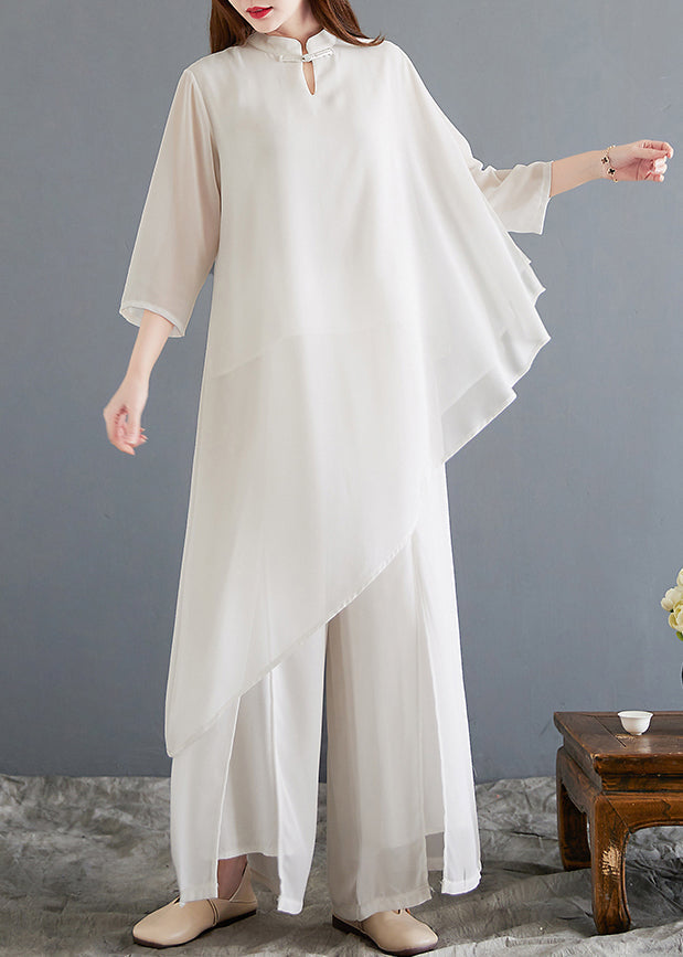 Effortlessly Elegant Garment with a Timeless Design