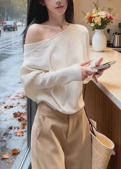 Well Tailored Sweater with a Graceful Silhouette