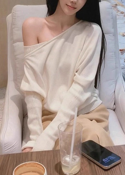Well Tailored Sweater with a Graceful Silhouette