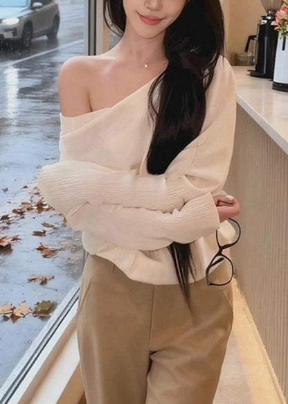 Well Tailored Sweater with a Graceful Silhouette