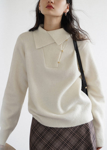 Effortlessly Elegant Sweater with a Timeless Design