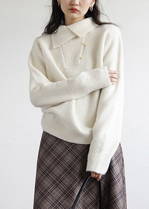 Classic Vintage Sweater with a Flattering Fit