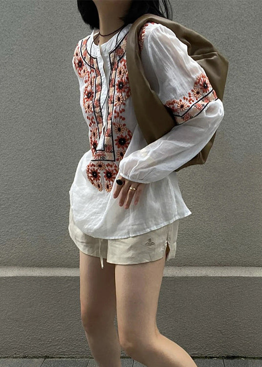 Well Tailored Blouse with a Graceful Silhouette