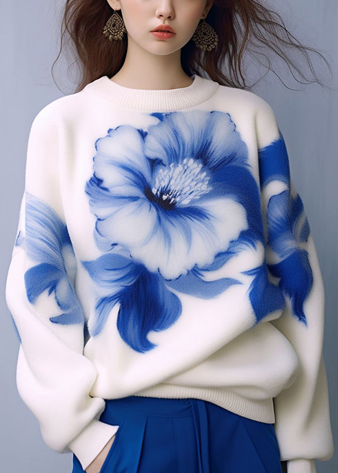 Well Tailored Sweater with a Graceful Silhouette