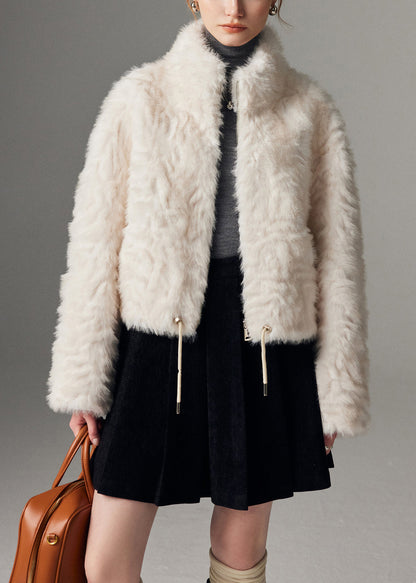 Effortlessly Elegant Coat with a Timeless Design