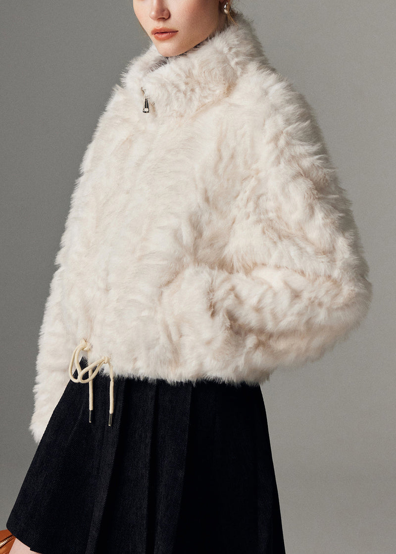 Effortlessly Elegant Coat with a Timeless Design