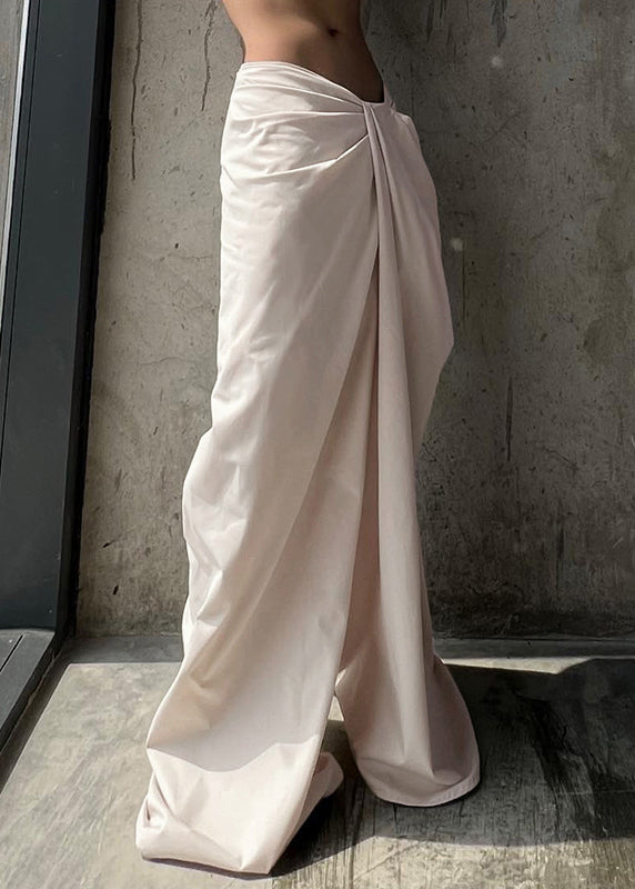 Well Tailored Pants with a Graceful Silhouette