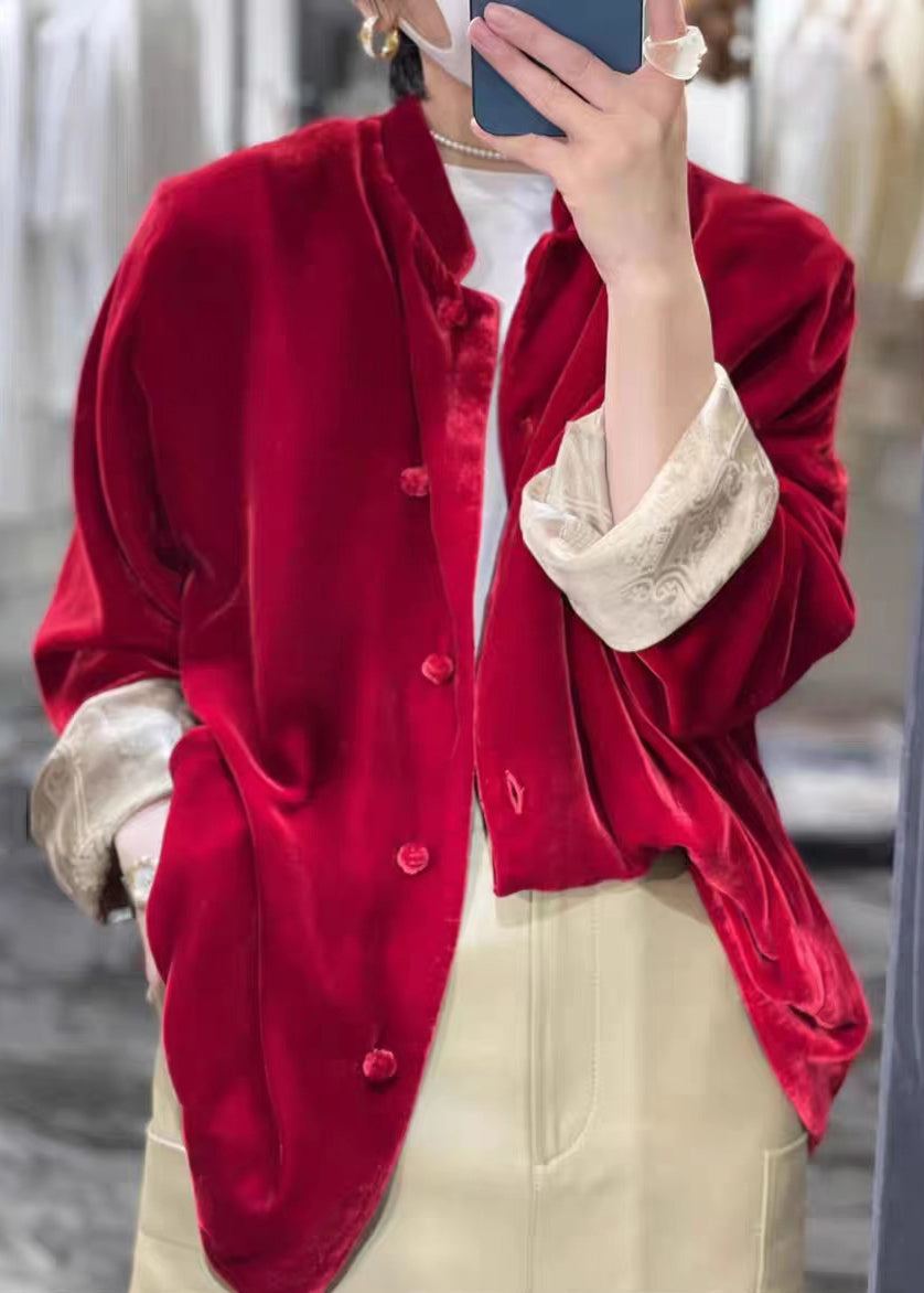 Well Tailored Blouse with a Graceful Silhouette