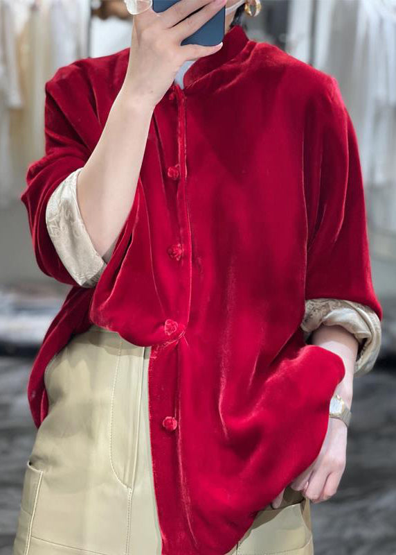 Well Tailored Blouse with a Graceful Silhouette