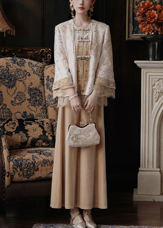 Beautifully Finished Coat in a Timeless Design