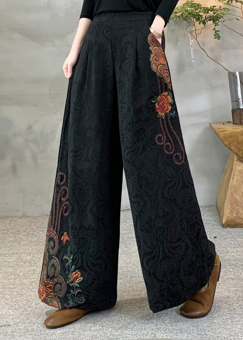 Effortlessly Elegant Pants with a Timeless Design
