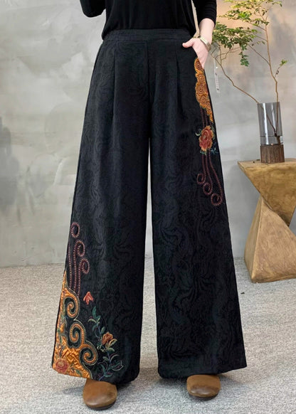Effortlessly Elegant Pants with a Timeless Design