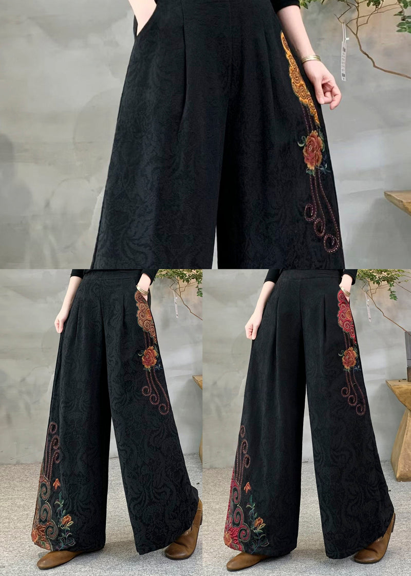 Effortlessly Elegant Pants with a Timeless Design