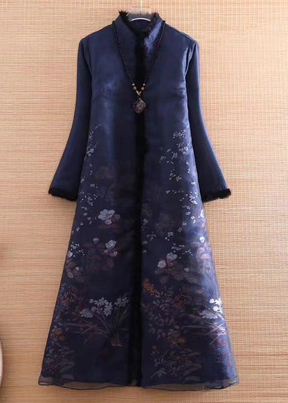 Well Tailored Coat with a Graceful Silhouette