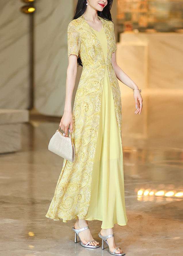 Well Tailored Dress with a Graceful Silhouette