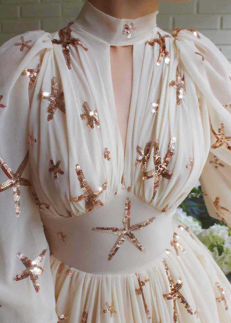 Beautifully Finished Dress in a Timeless Design