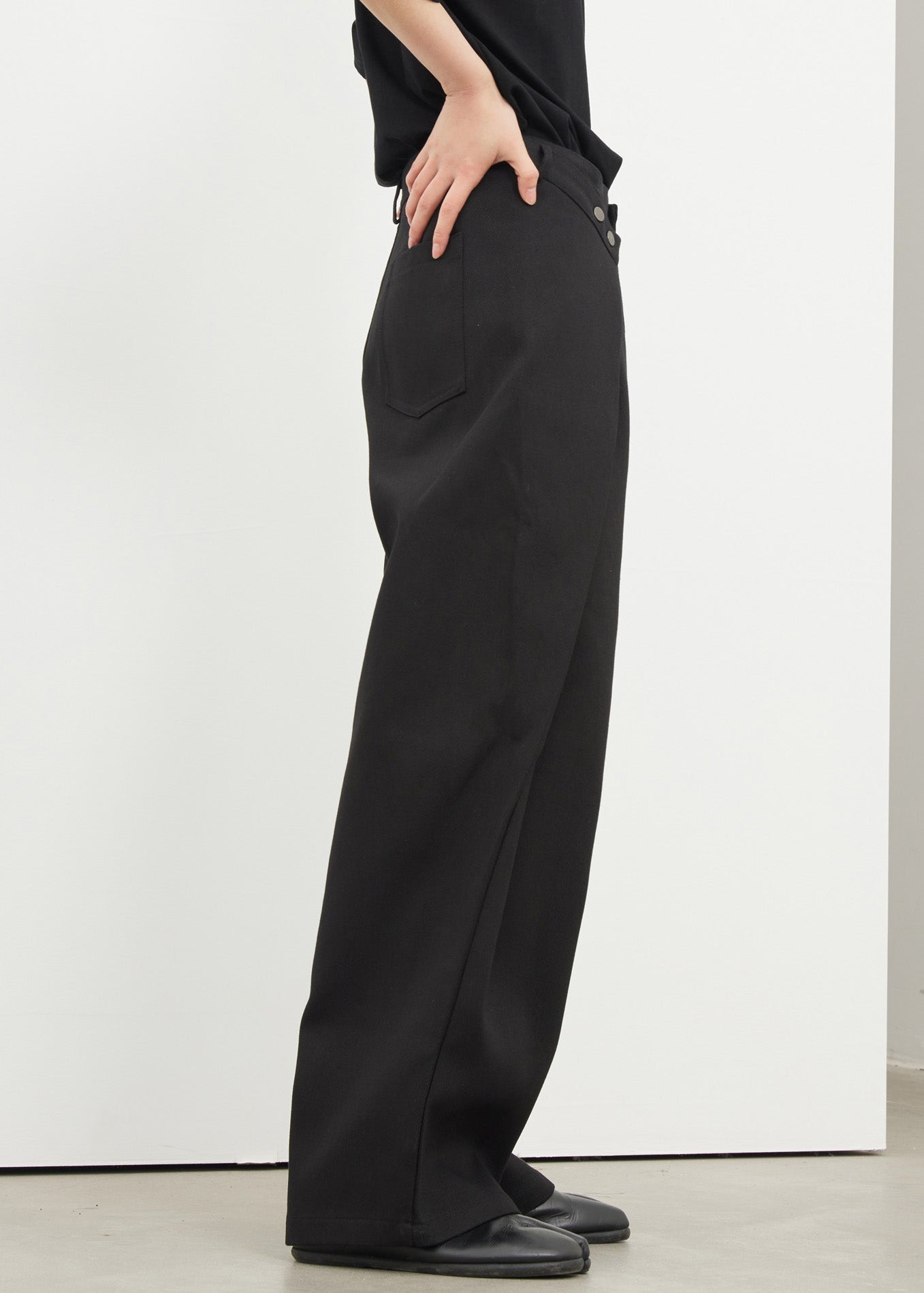 Gracefully Styled Pants for Any Occasion