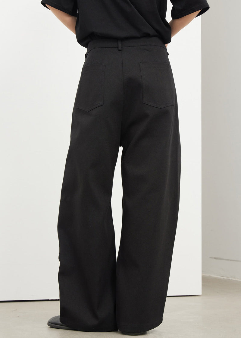 Gracefully Styled Pants for Any Occasion