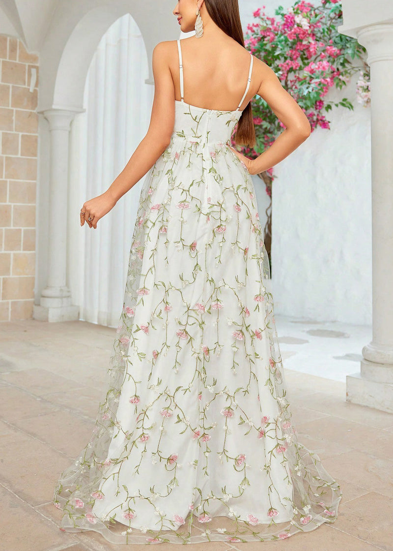 Beautifully Crafted Dress in a Classic Style