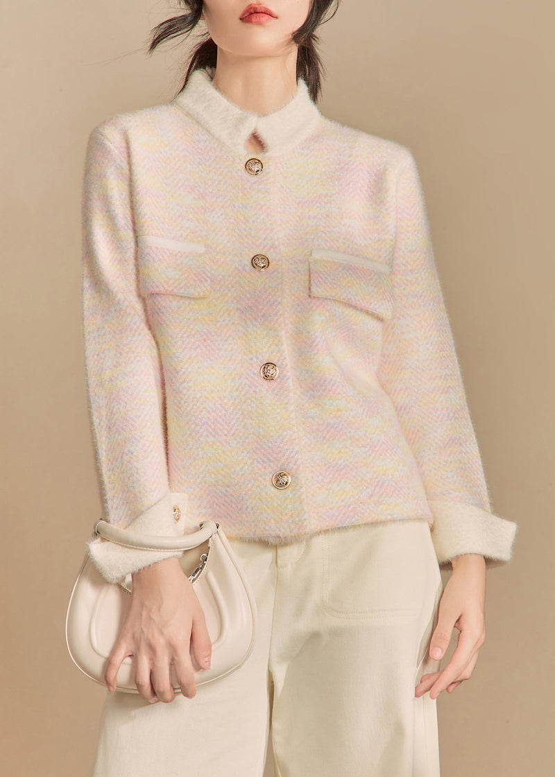 Effortlessly Elegant Coat with a Timeless Design