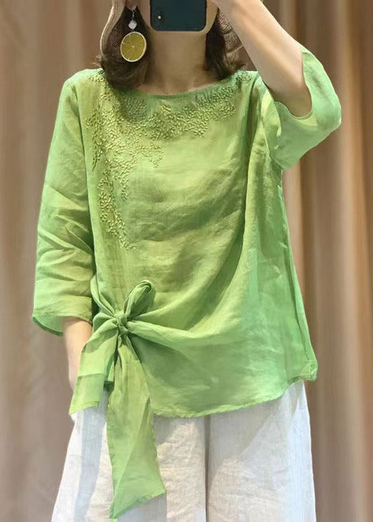 Effortlessly Elegant Top with a Timeless Design