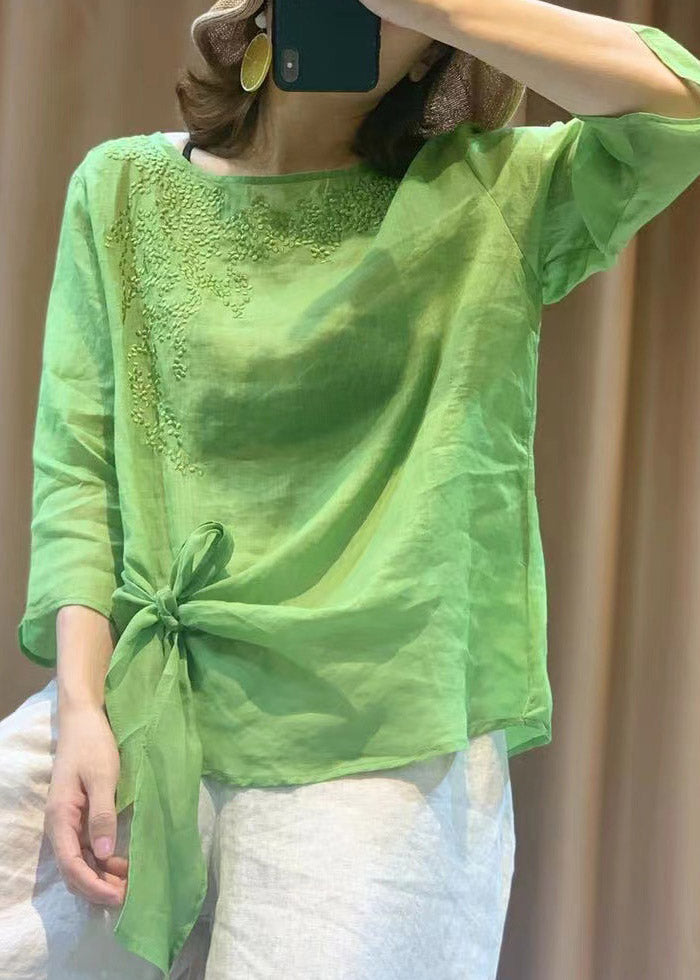 Effortlessly Elegant Top with a Timeless Design