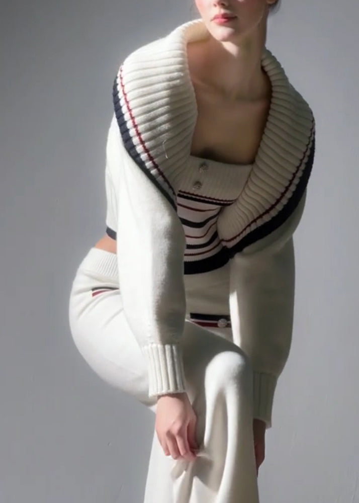 Effortlessly Elegant Cardigan with a Timeless Design