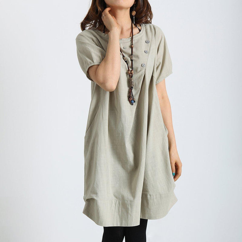 Classic Vintage Dress with a Flattering Fit