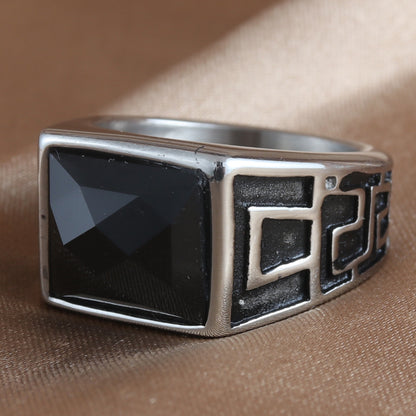 Klassisk Ring med tidløs elegance