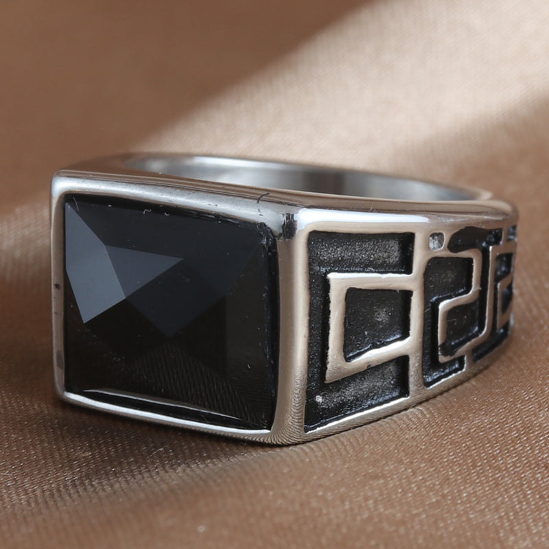 Klassisk Ring med tidløs elegance