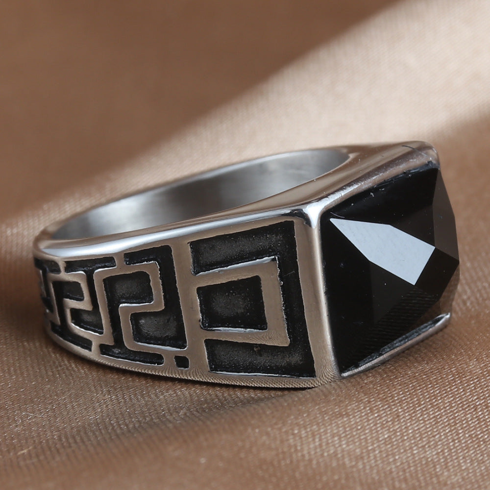 Klassisk Ring med tidløs elegance