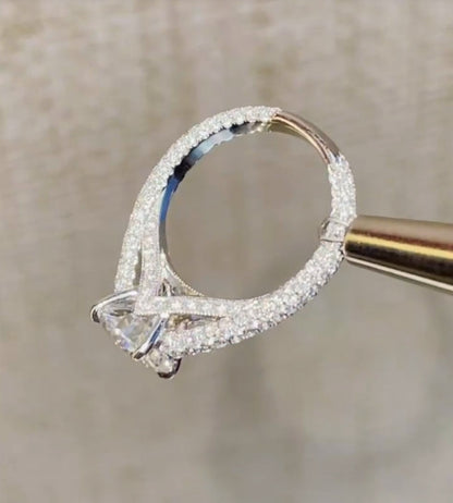 Smuk Smykkesæt med unik stil