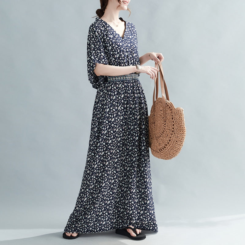 Classic Vintage Dress with a Flattering Fit