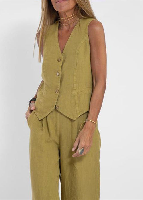 Sophisticated Garment with a Clean Classic Look