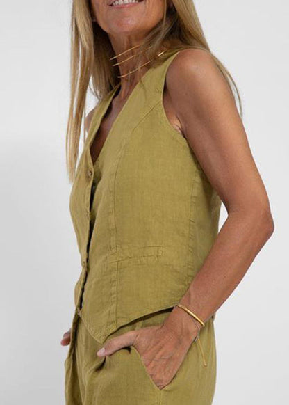 Sophisticated Garment with a Clean Classic Look