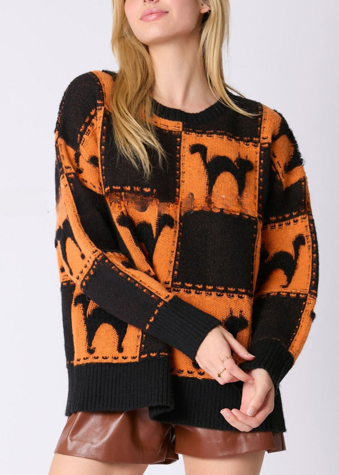 Well Tailored Sweater with a Graceful Silhouette