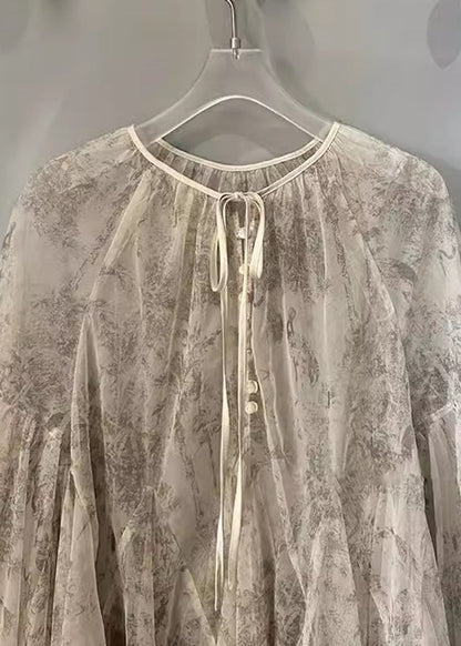 Effortlessly Elegant Top with a Timeless Design