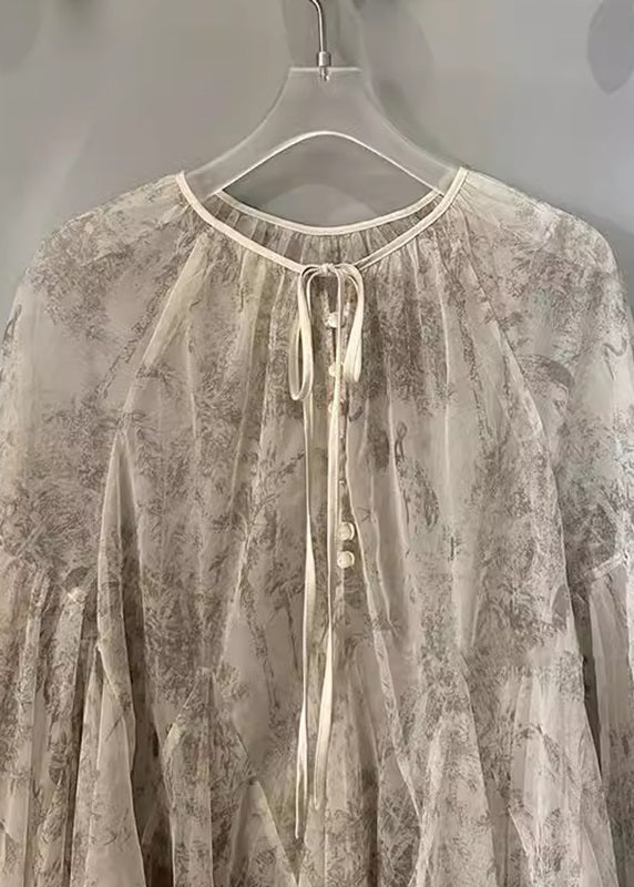 Effortlessly Elegant Top with a Timeless Design