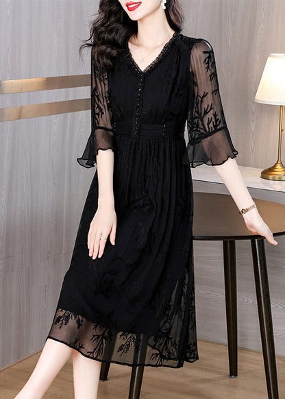 Well Tailored Dress with a Graceful Silhouette