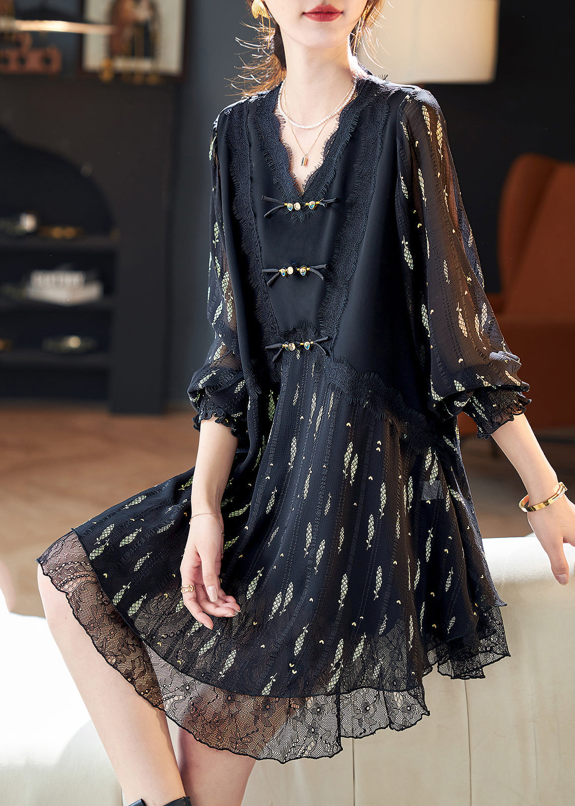 Well Tailored Dress with a Graceful Silhouette