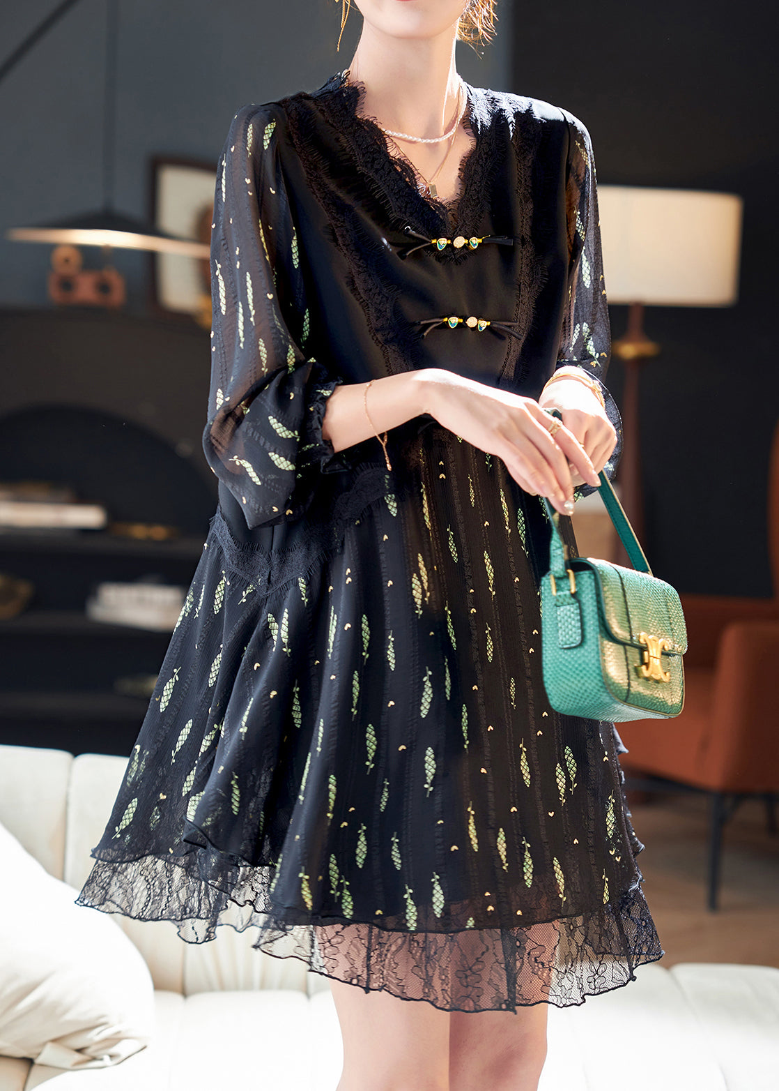 Well Tailored Dress with a Graceful Silhouette