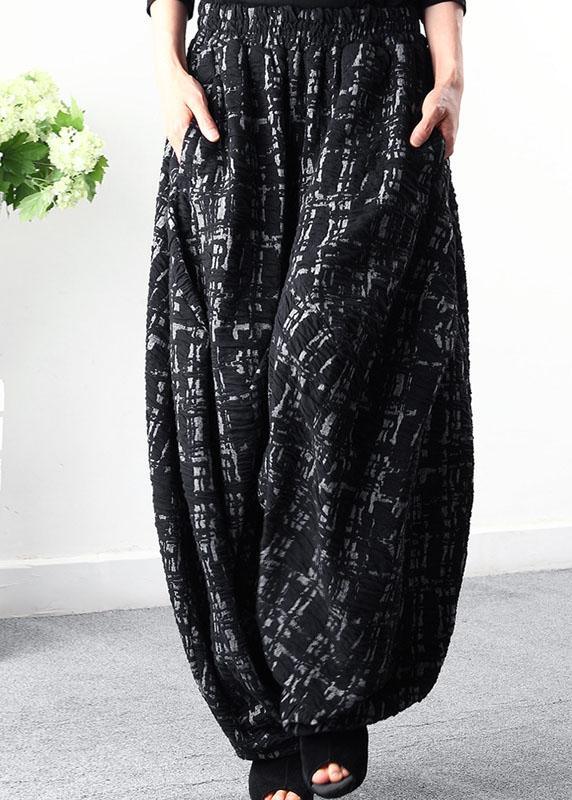 Effortlessly Elegant Pants with a Timeless Design