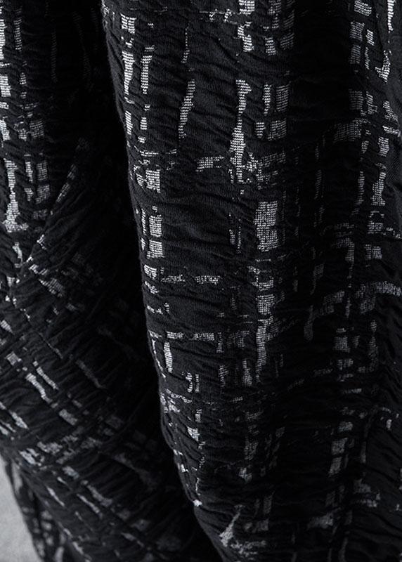 Effortlessly Elegant Pants with a Timeless Design