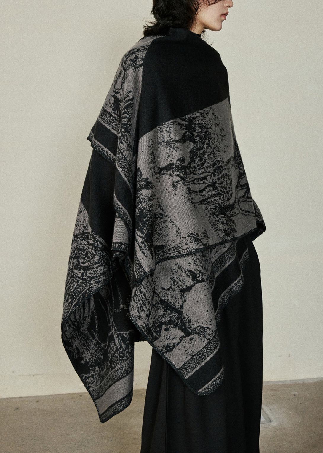 Effortlessly Elegant Coat with a Timeless Design