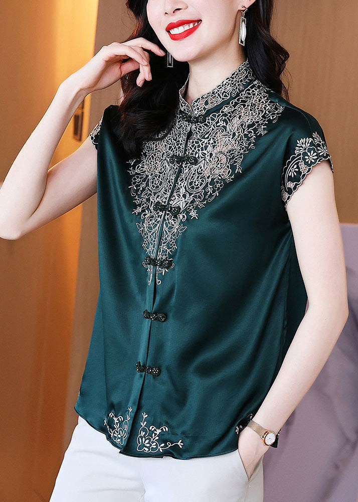Polished Top with an Effortless Classic Look