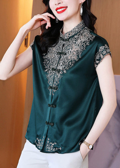 Polished Top with an Effortless Classic Look